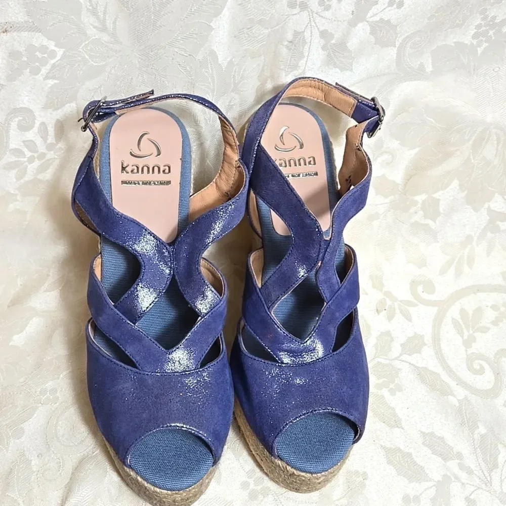 Kanna Women's Blue Leather Wedge Peep Toe Sandals